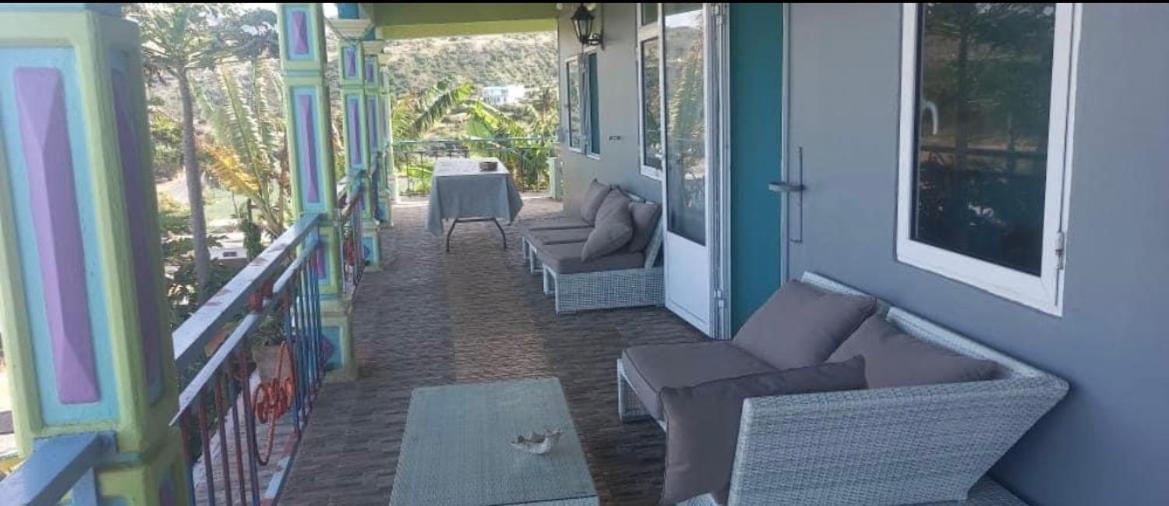 Tilapasse Resto & Guest House Port South East 외부 사진