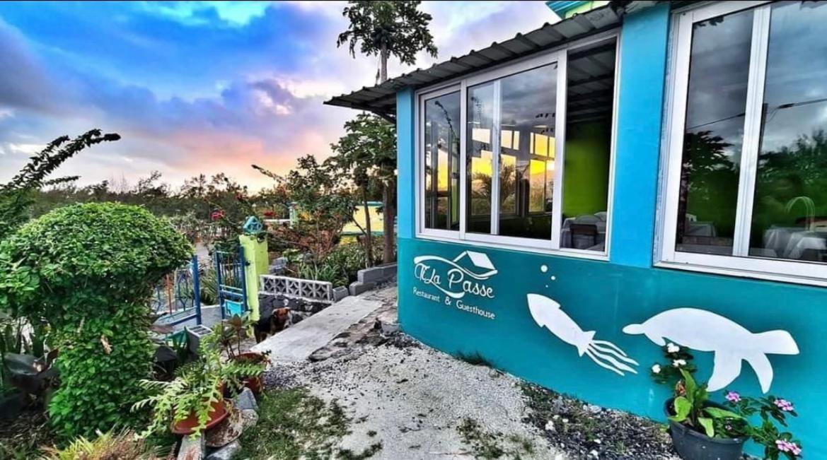 Tilapasse Resto & Guest House Port South East 외부 사진