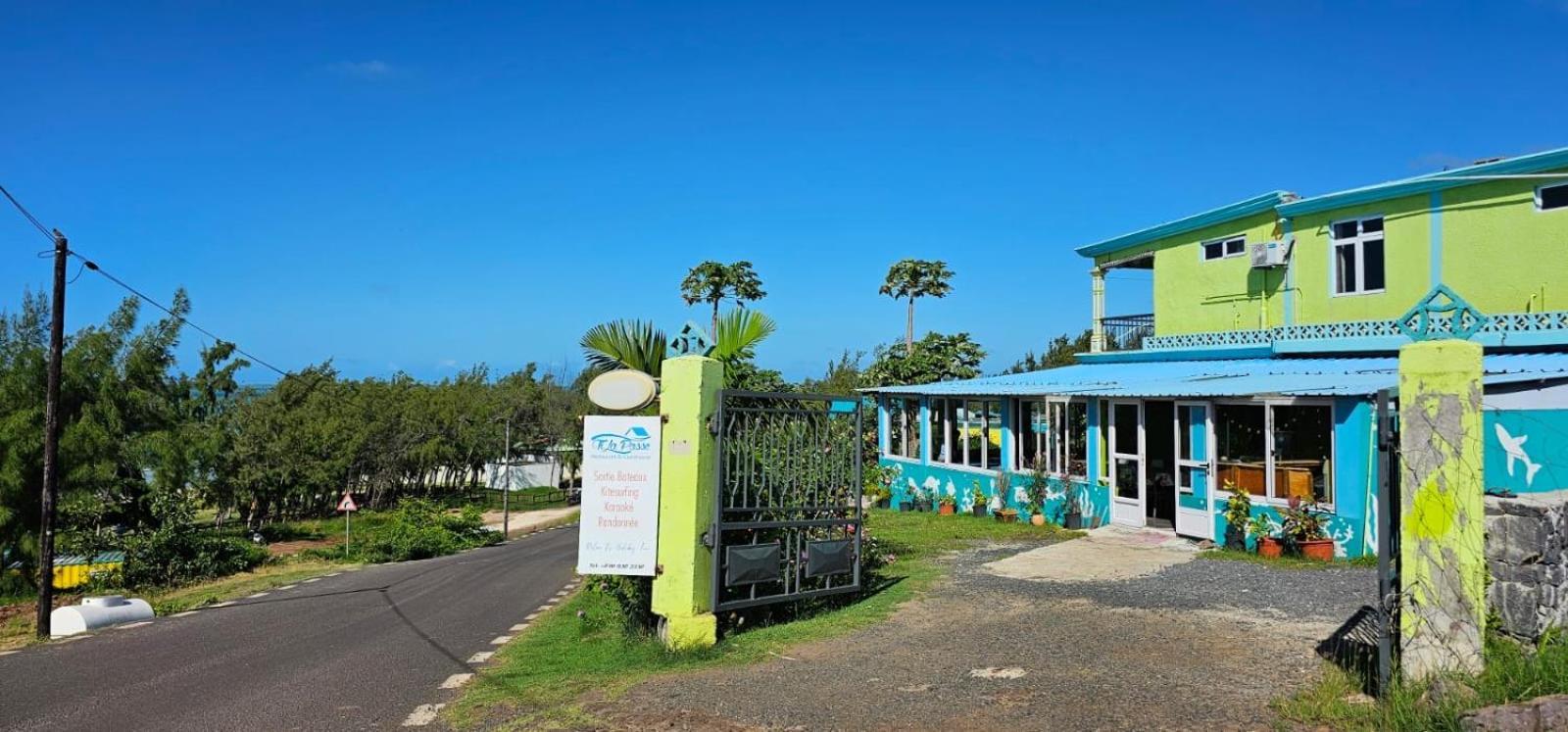 Tilapasse Resto & Guest House Port South East 외부 사진
